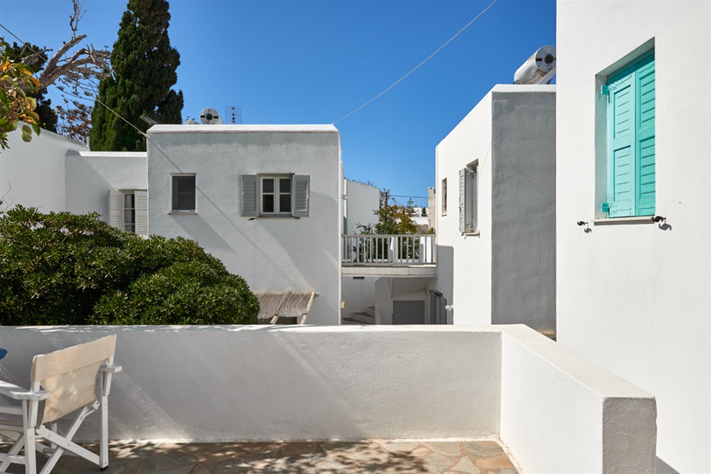 3AegeanVillageApartmentBuilding